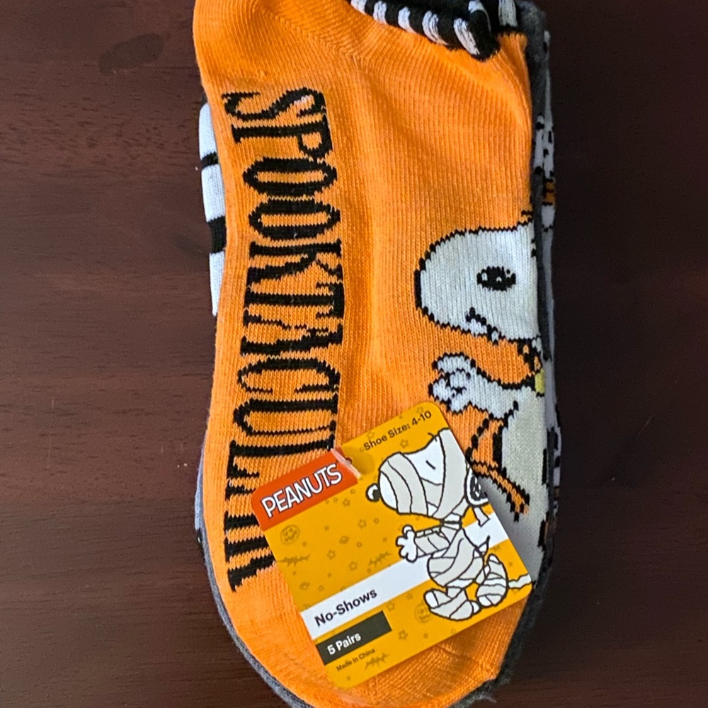 Snoopy halloween no show socks 5 pairs
Ladies
